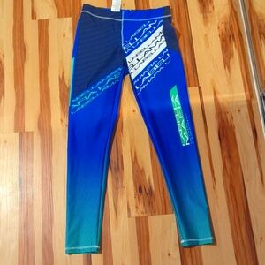 Size medium NWOT leggings